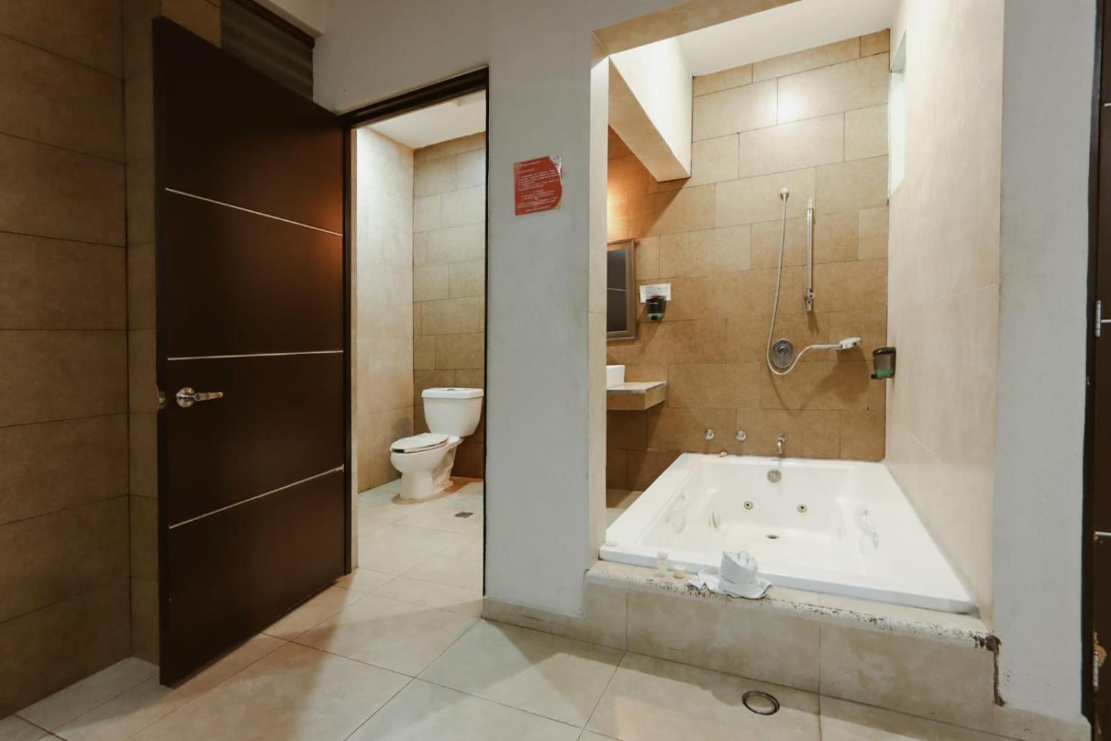 Auto Hotel Las Maravillas Santa Cruz Xoxocotlan Exterior photo